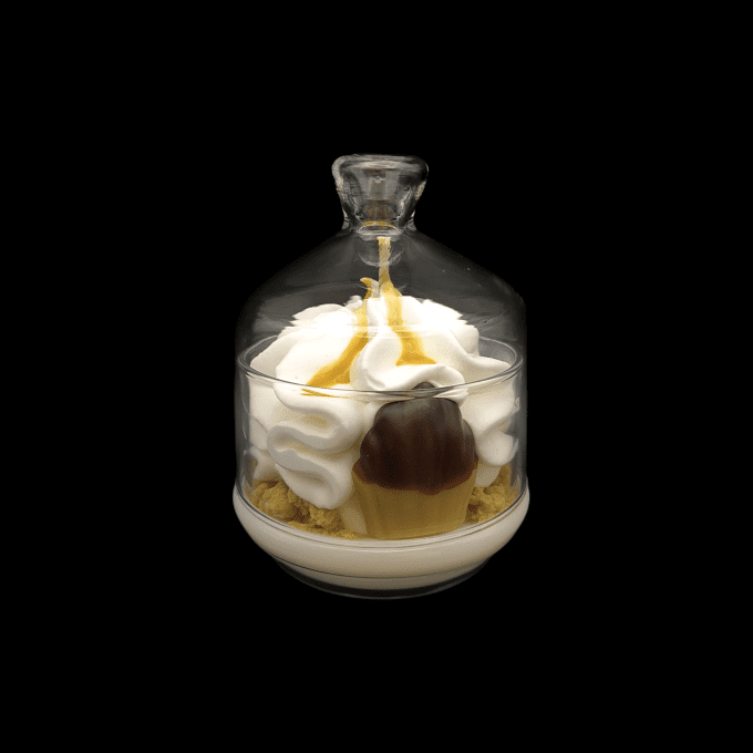 Bougie gourmande sous cloche parfum Madeleine gourmande